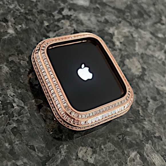 New Apple Watch case in Rose gold with 3 rows of lab diamond baguettes